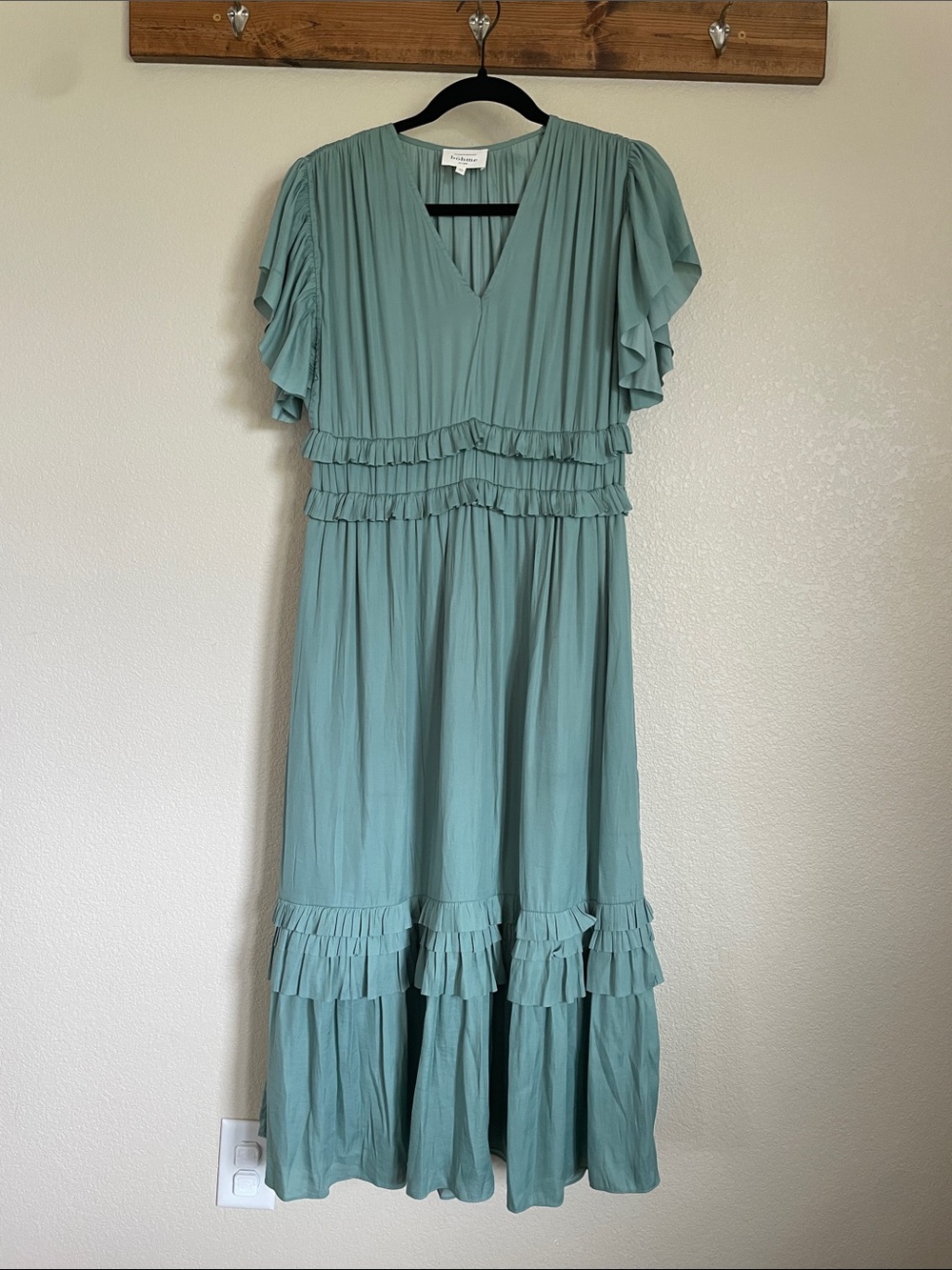 Bohme Ruffled V-Neck Maxi Dress M Green Tiered Flutter Sleeve Modest Prairie